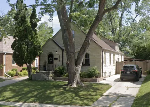 2316 S 77th, West Allis, WI 53219