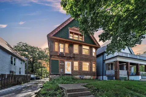 1232 N 34th #1234, Milwaukee, WI 53208