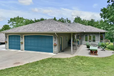 84 Lyngholm, Winona, MN 55987