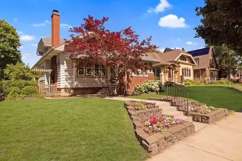 3209 N Cramer, Milwaukee, WI 53211