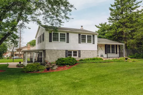3951 S 104th, Greenfield, WI 53228
