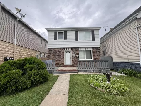 2442 S 6th, Milwaukee, WI 53215