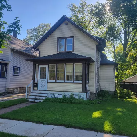 217 N N Pr, Waukesha, WI 53186