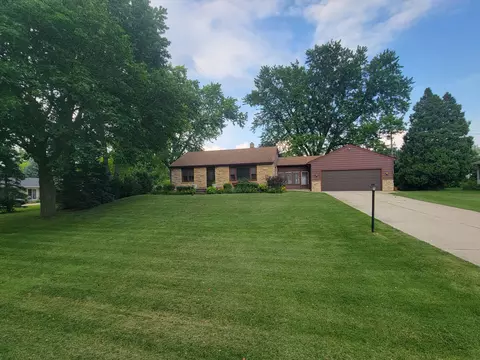 1700 S 171st, New Berlin, WI 53151