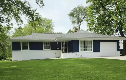 5501 Lakeview, Greendale, WI 53129