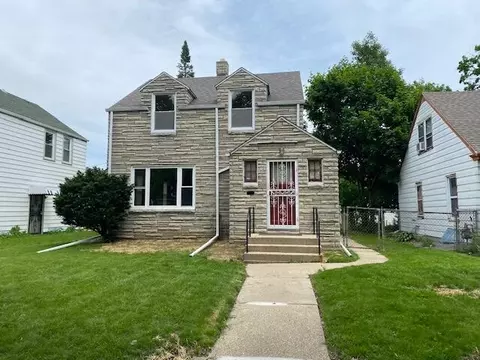 4242 N 28th, Milwaukee, WI 53216