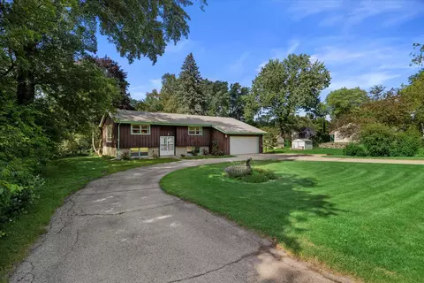 20060 W Barton, New Berlin, WI 53146
