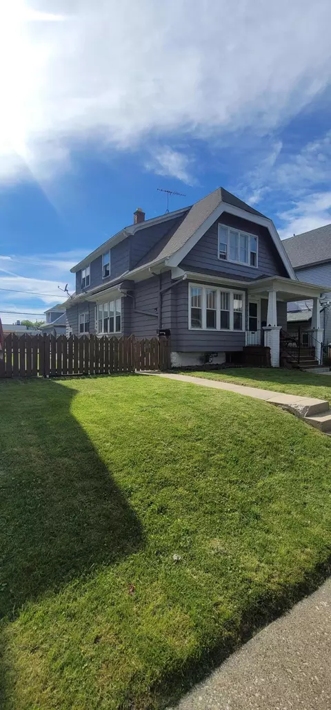 3027 S 12th #3027A, Milwaukee, WI 53215