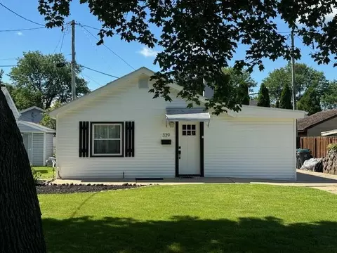 339 W Roberta, Waukesha, WI 53186