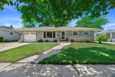 8402 25th, Kenosha, WI 53143