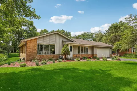601 W Fairy Chasm, Bayside, WI 53217