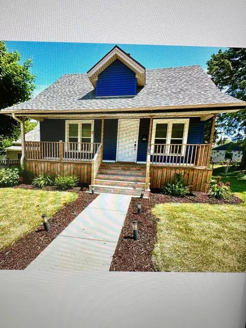2468 N Wauwatosa, Wauwatosa, WI 53213