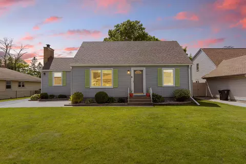 4411 S 50th, Greenfield, WI 53220