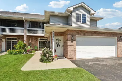 521 Westfield #D, Pewaukee, WI 53072