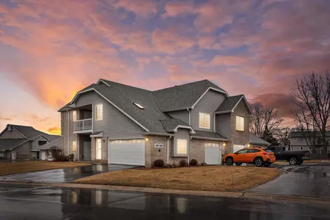 6952 S Rolling Mdws, Oak Creek, WI 53154