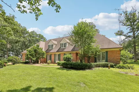 1317 Getzen, Elkhorn, WI 53121