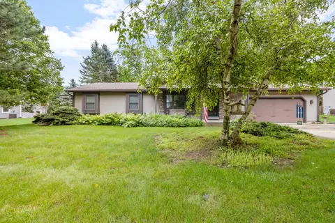 5601 Hilldale, Hartford, WI 53086