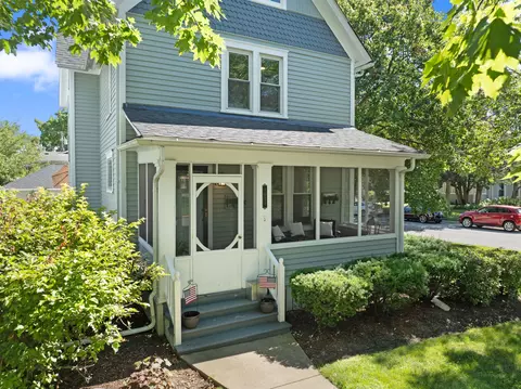 1034 Dodge, Lake Geneva, WI 53147