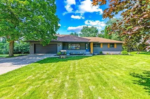 17920 Evergreen, Brookfield, WI 53045