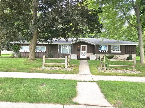 w53n585 Highland, Cedarburg, WI 53012