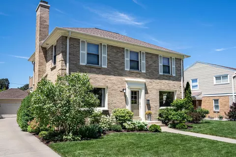 639 N 75th, Wauwatosa, WI 53213