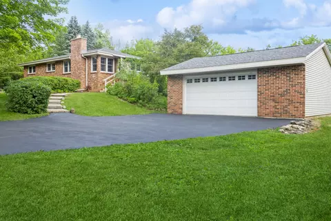 s85w30990 Stonegate, Mukwonago, WI 53149