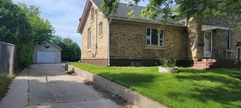 1511 Division, Manitowoc, WI 54220