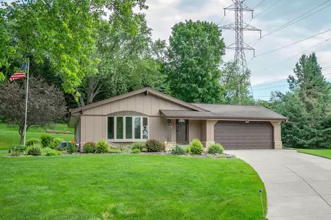21985 W Lochinvar, New Berlin, WI 53146