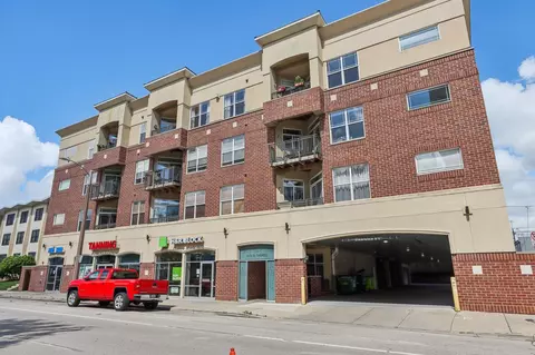 1619 N Farwell #301, Milwaukee, WI 53202