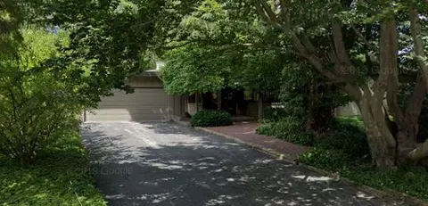 9097 N Bayside, Bayside, WI 53217