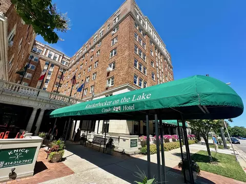 1028 E Juneau #202, Milwaukee, WI 53202