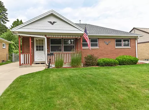 4063 S Troy, Saint Francis, WI 53235