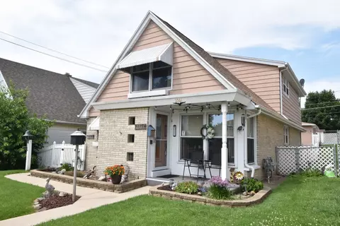 2561 S 60th #2563, West Allis, WI 53219