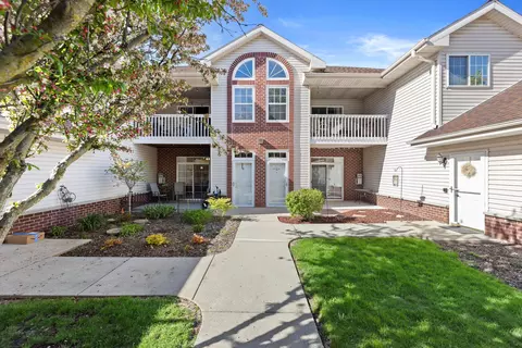 n43w32877 Rasmus #7F, Nashotah, WI 53058