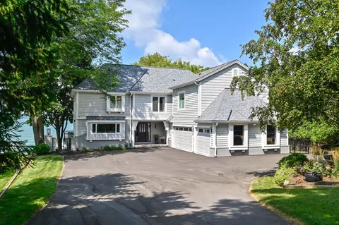 w278n2757 Rocky Pt, Pewaukee, WI 53072