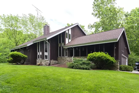 1834 Candlewood, Richfield, WI 53076