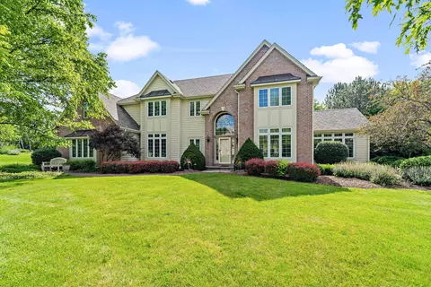 10618 N Turnberry, Mequon, WI 53092