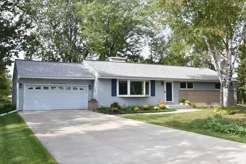 10543 N Magnolia, Mequon, WI 53092
