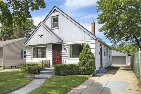 2616 Dwight, Racine, WI 53403