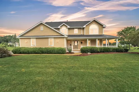 350 Queen Anne, Union Grove, WI 53182