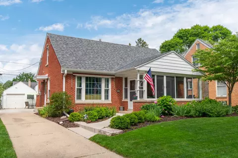 2337 N 81st, Wauwatosa, WI 53213