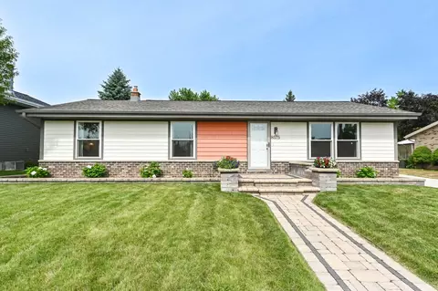 8575 S 15th, Oak Creek, WI 53154