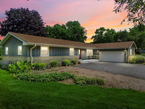 11416 N Glenwood, Mequon, WI 53097