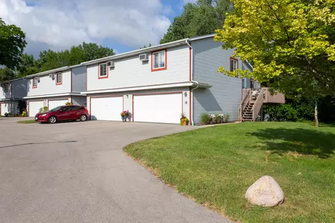 529 Slinger #4, Slinger, WI 53086