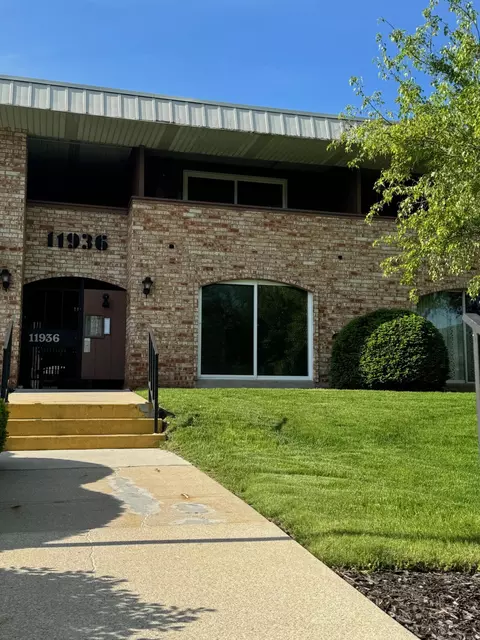 11936 W W Ml #23, Milwaukee, WI 53225