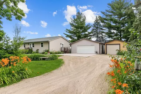 8252 Schuster, Nepeuskun, WI 54923