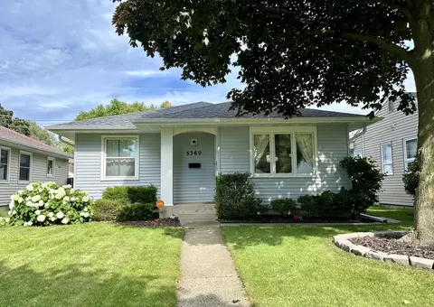 5360 N Lydell, Whitefish Bay, WI 53217