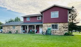 810 Surrey, Hartland, WI 53029