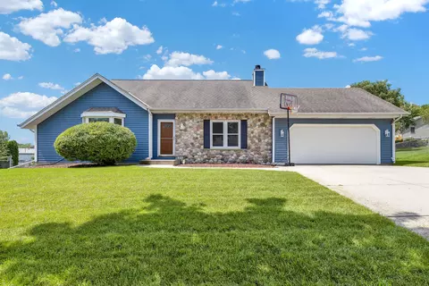 314 Stewart Hl, Waukesha, WI 53188