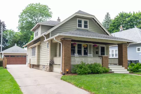 1511 N 67th, Wauwatosa, WI 53213